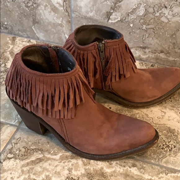 Super cute brown suede booties size 8.5 - Picture 4 of 8